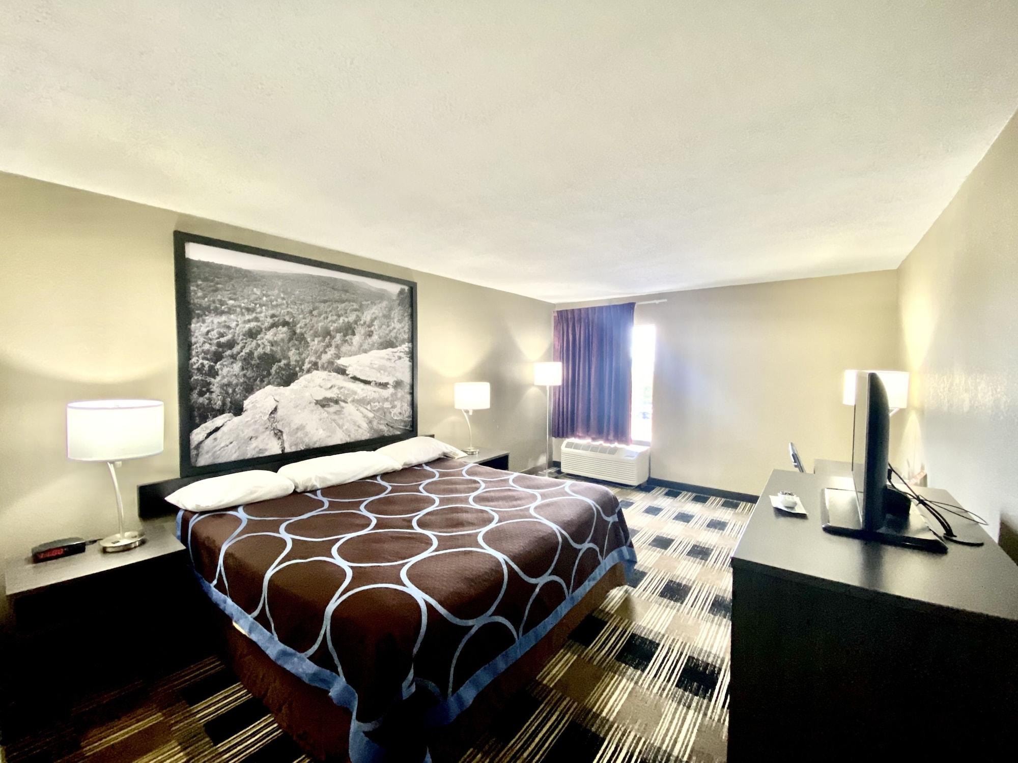 Super 8 By Wyndham Conway Hotell Exteriör bild